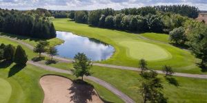 Golf et voiturette pour deux personnes