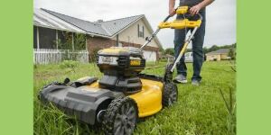Coaticook Sports Ensemble de tondeuse autopropulsée DEWALT