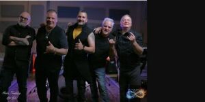 Salle Kingsey - Théâtre Des Grands Chênes Paire de billets: Foreign Journey (7 février 2026)